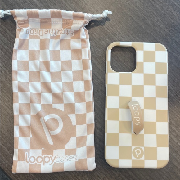 Loopy Sand Dollar Checkered iPhone 12 & 12 pro Case - Picture 4 of 4